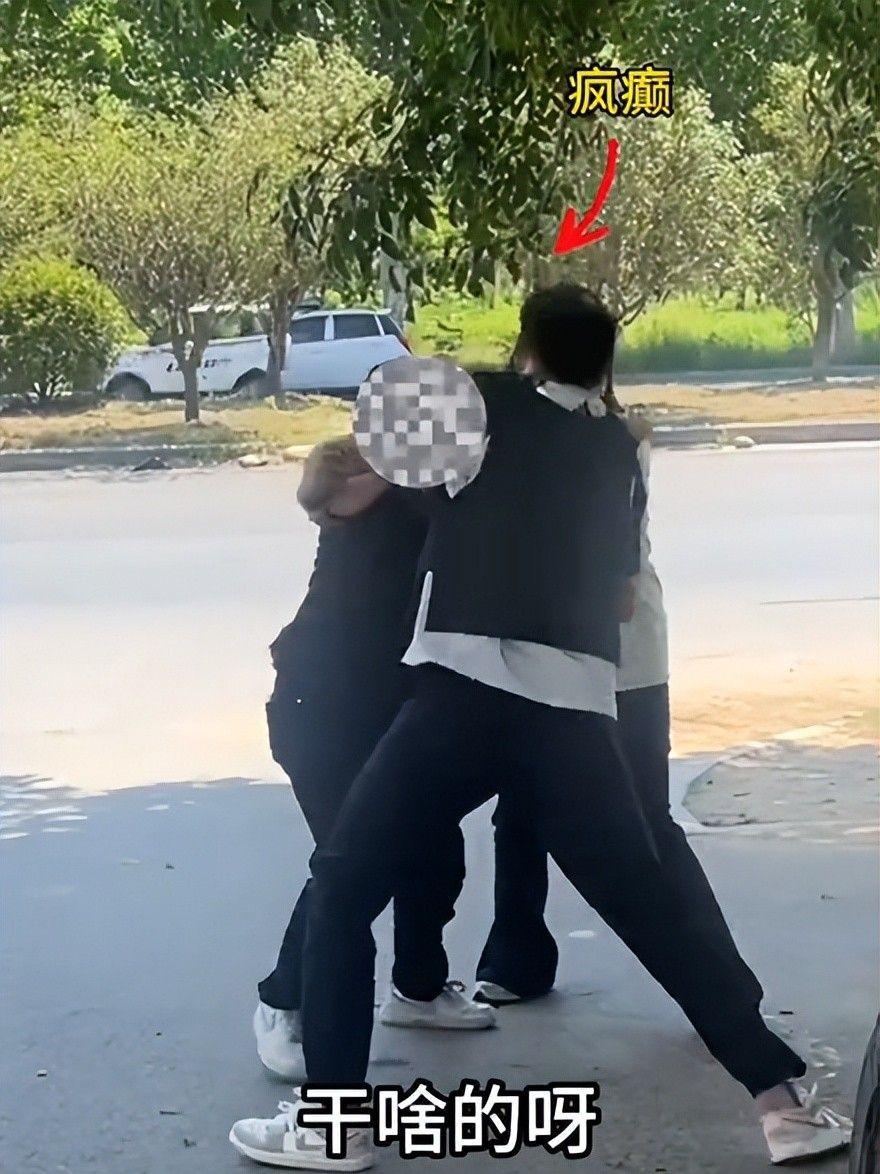 女孩上海买房父母让过户弟弟，拒绝后险被送精神病院，幸好有准备