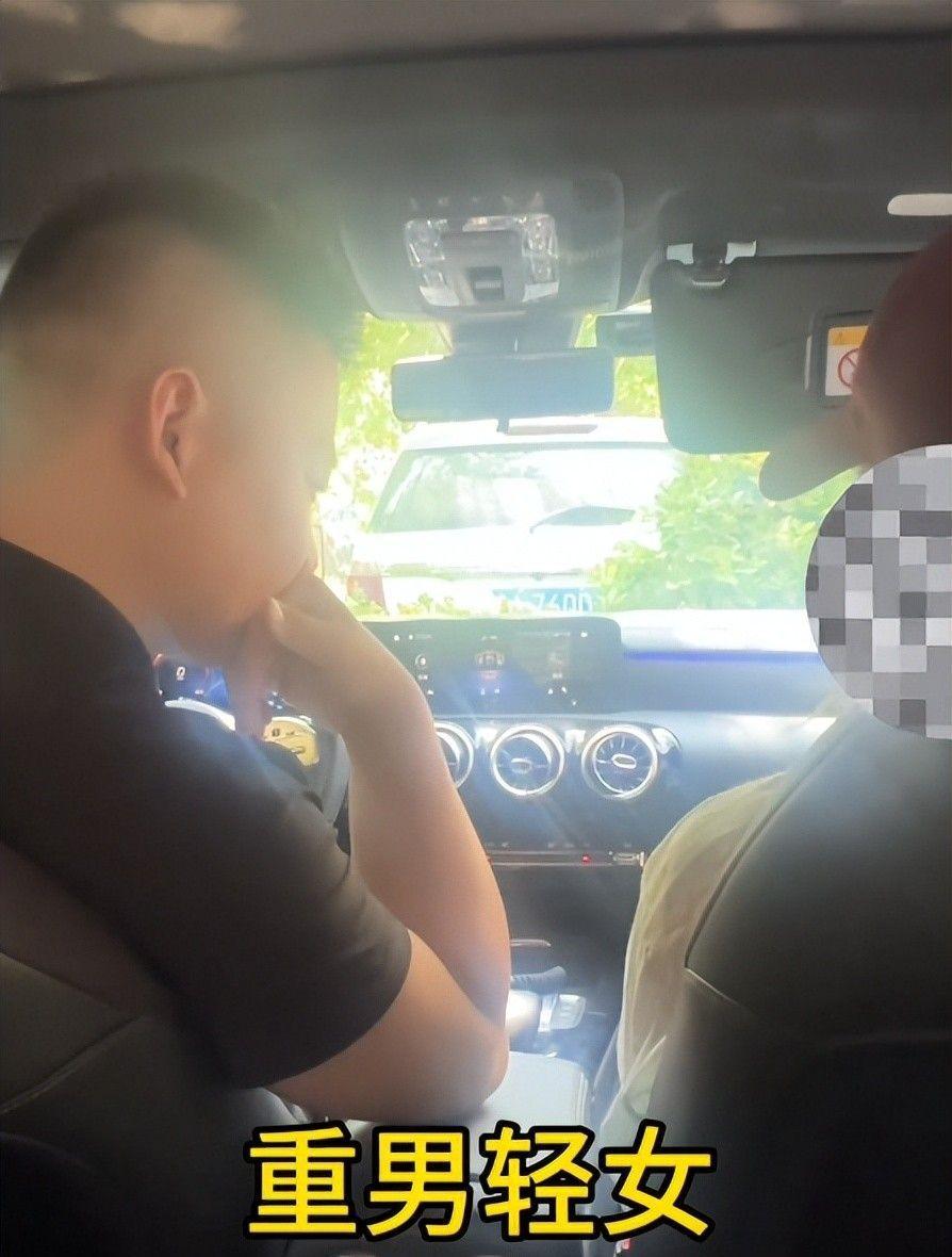 女孩上海买房父母让过户弟弟，拒绝后险被送精神病院，幸好有准备